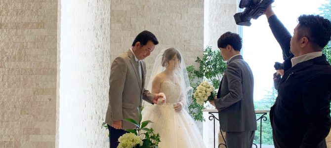 驚きの結婚式