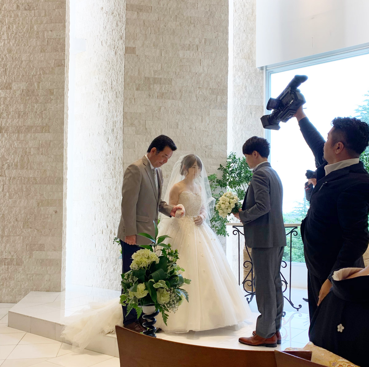 驚きの結婚式
